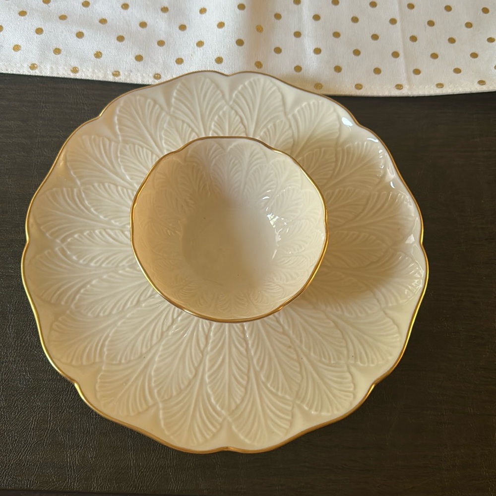 HOLIDAY SALE 🔥🔥 LENOX CHIP & DIP Cream With Gold Rim Excellent Condition